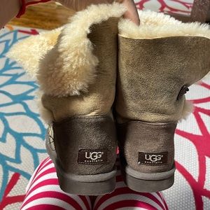 Ugg Bailey button